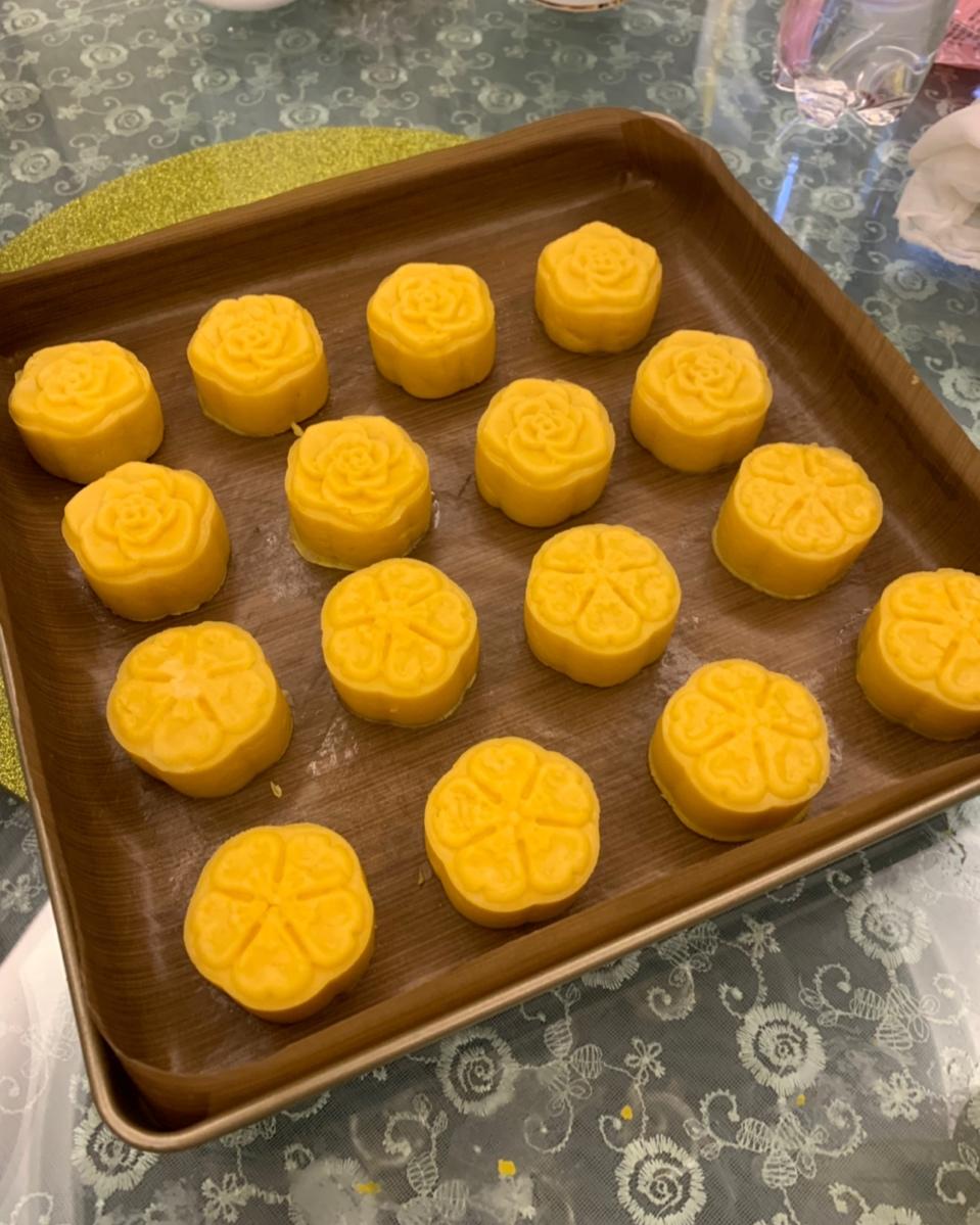 超详细图解版--流心奶黄月饼