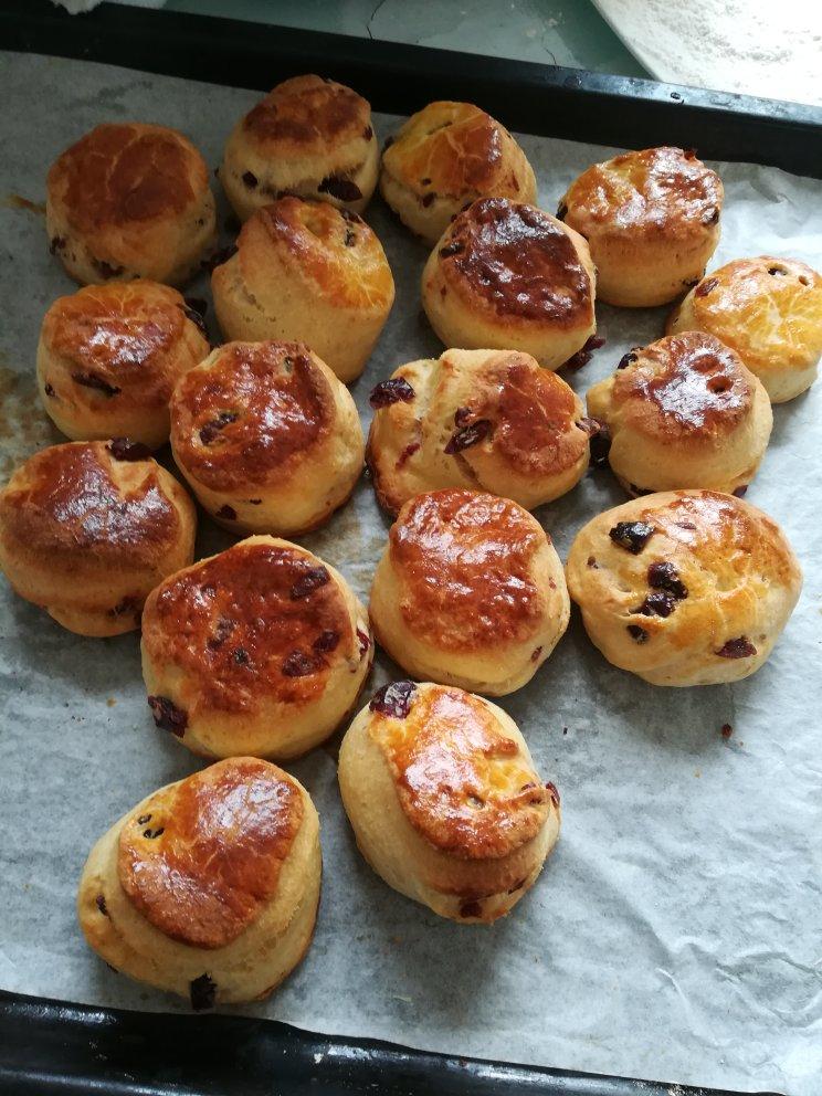 【视频】3分钟 奶油司康Scone(可能是世界上最快手的司康) 消耗淡奶油～