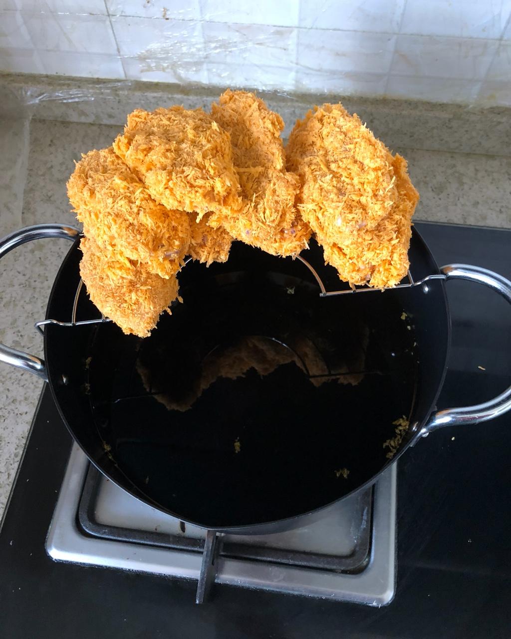 香脆辣味炸鸡翅