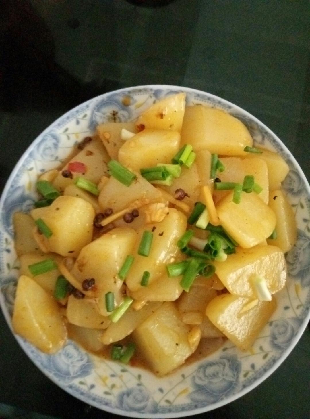 红烧土豆块