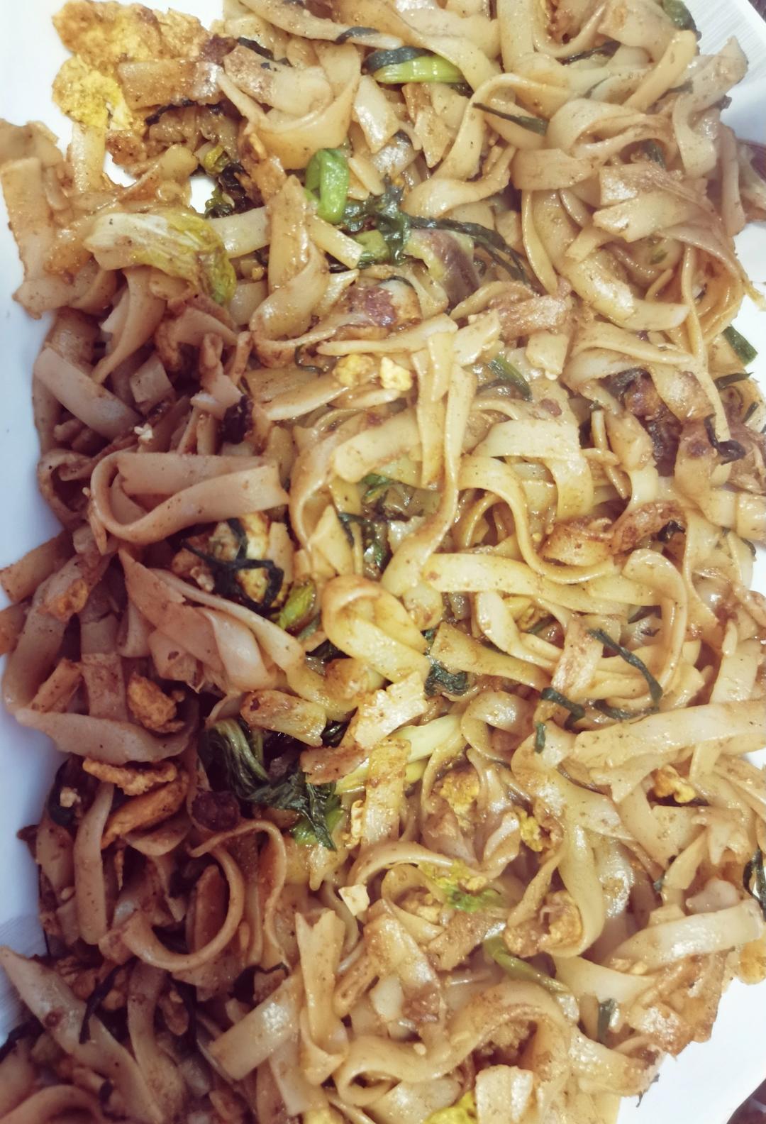 路边摊的炒河粉