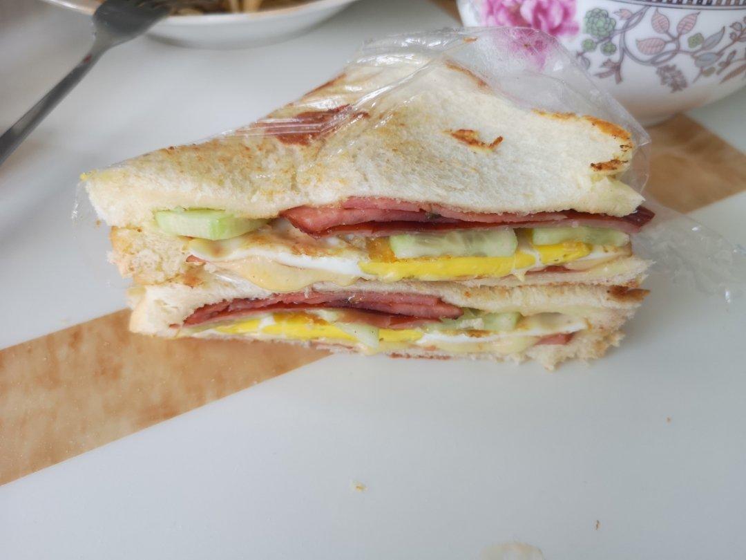 火腿芝士蛋三文治
