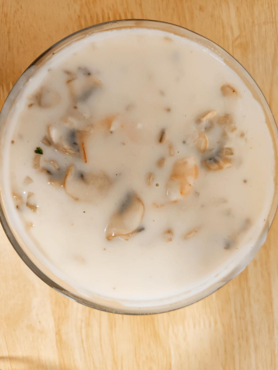超惊艳奶油蘑菇汤(牛奶版本)