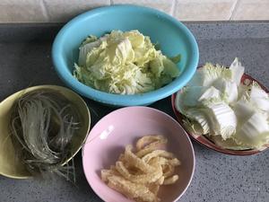 白菜粉丝煲（一锅足以当主食的炖菜）的做法 步骤1