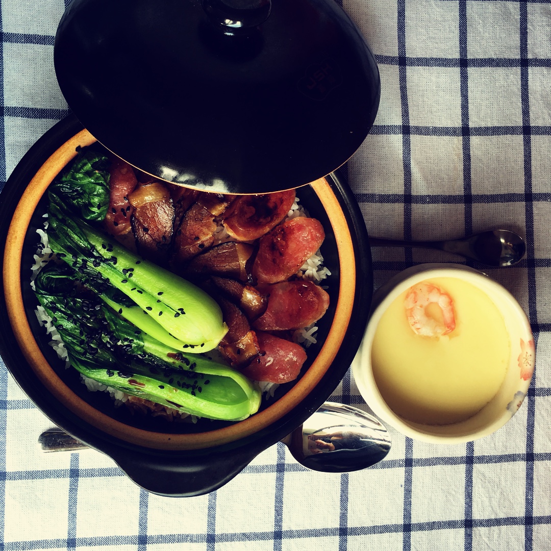 香肠煲仔饭