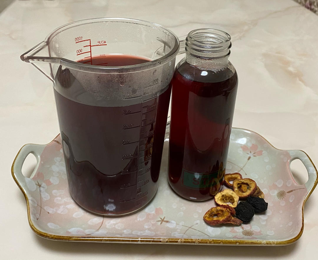 古法熬制酸梅汤（此方几乎无中药味孩子非常喜欢喝）