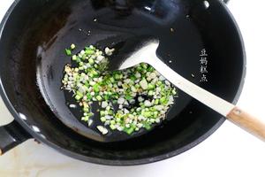 红烧豆腐，没有比这个更简单的了，好下饭的做法 步骤4