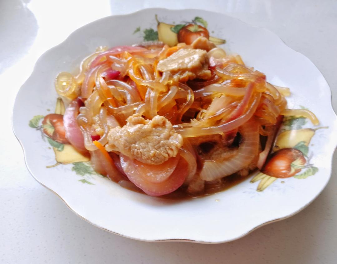 圆葱粉条炒肉片～简单美味下饭菜