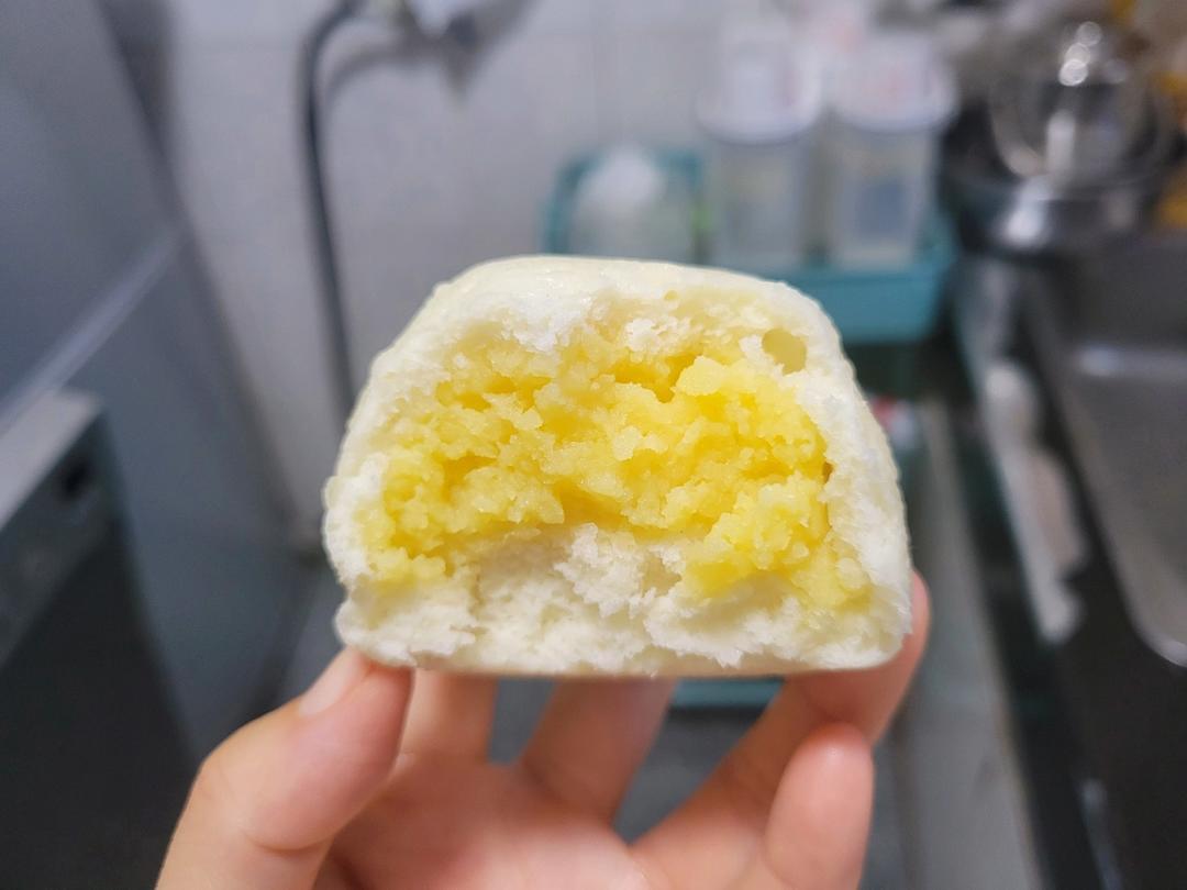松软香甜的奶黄包，很快就可以搞定。