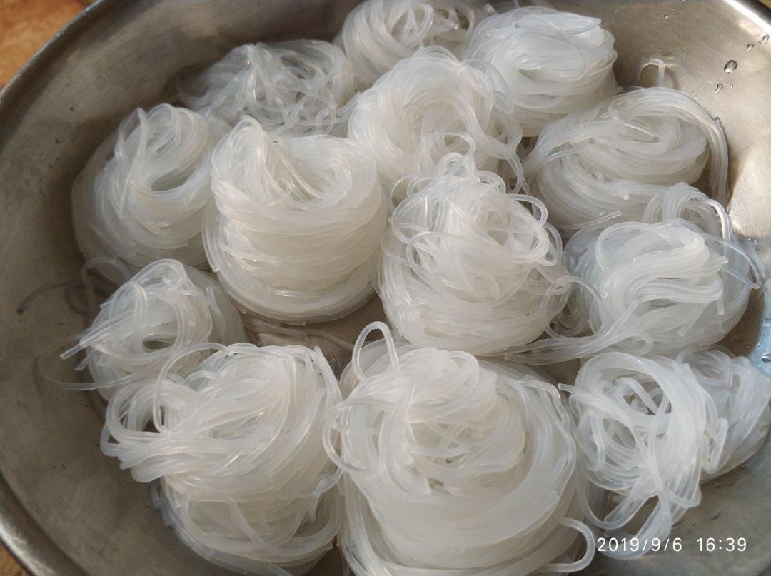 蒜蓉粉丝蒸扇贝（清晰图片步骤讲解）