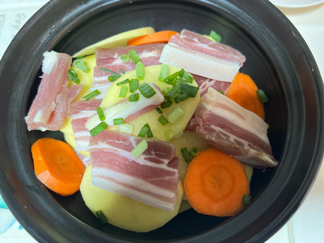 咸肉蒸土豆片