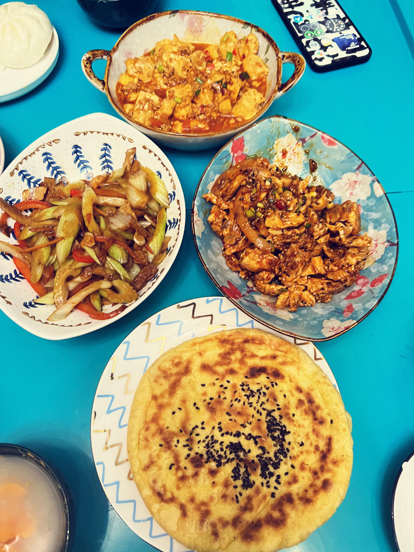 午餐晚餐简单快手下饭菜芹菜炒香干