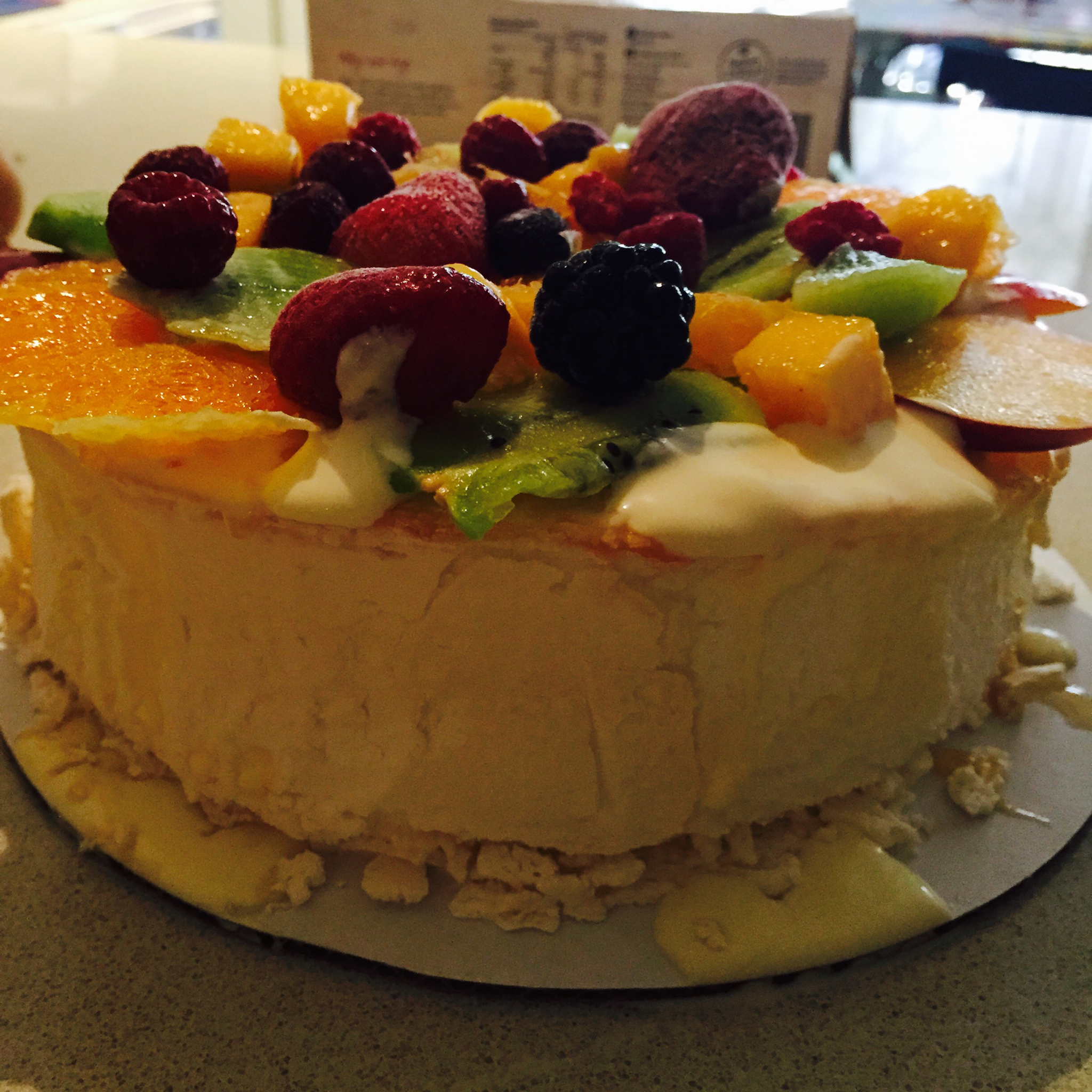 奶油蛋白水果蛋糕Pavlova