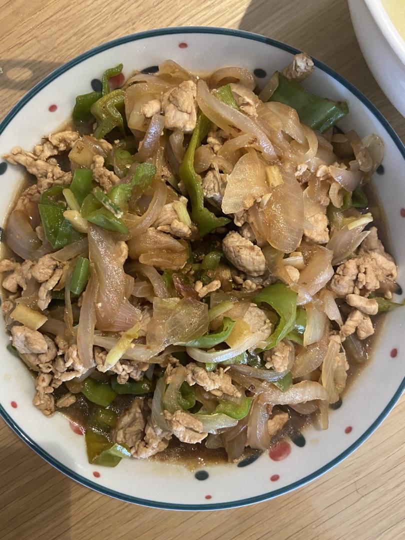不加盐的洋葱青椒炒肉丝