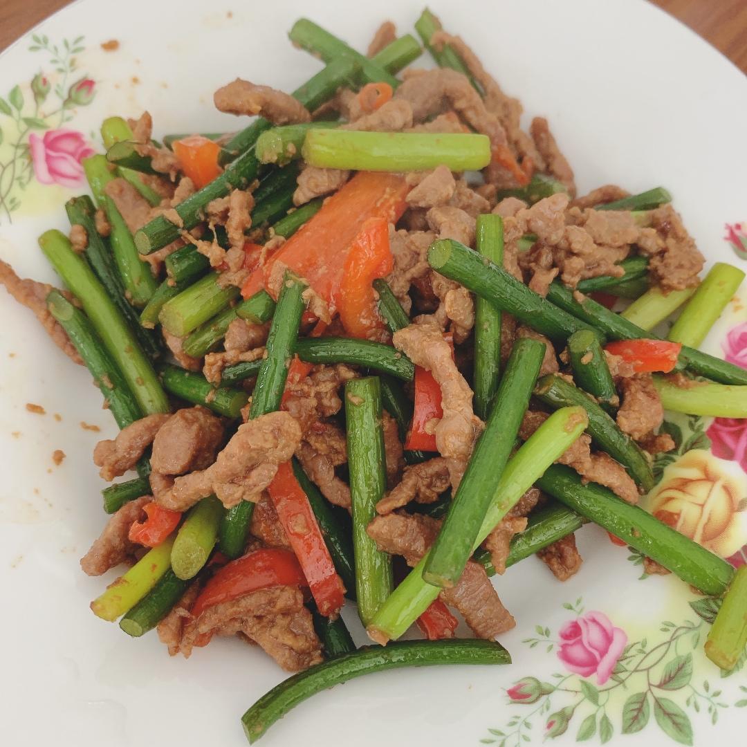 蒜苗炒肉丝