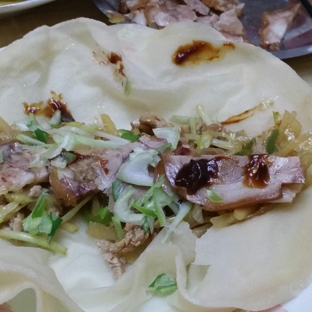 蒸饼卷菜