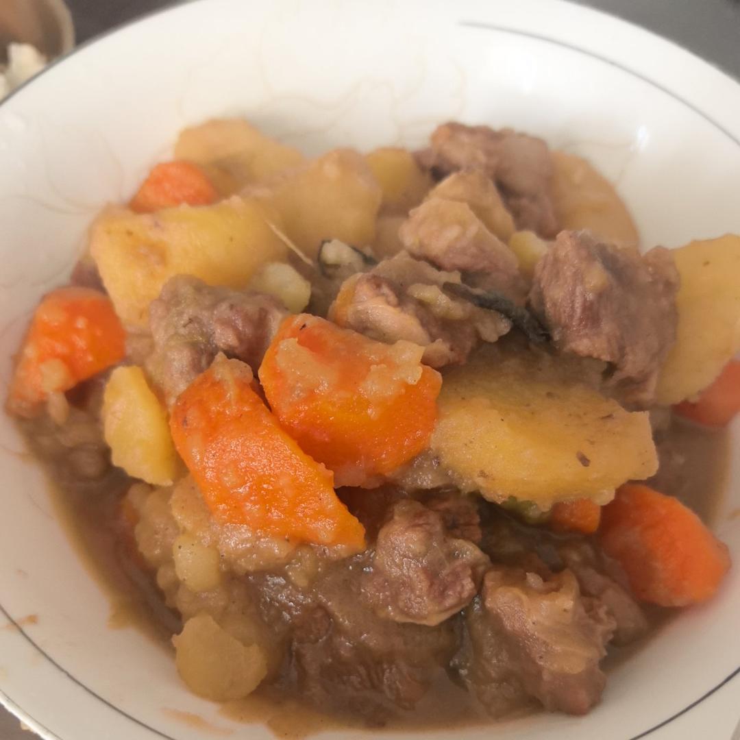 沙沙土豆胡萝卜炖牛肉