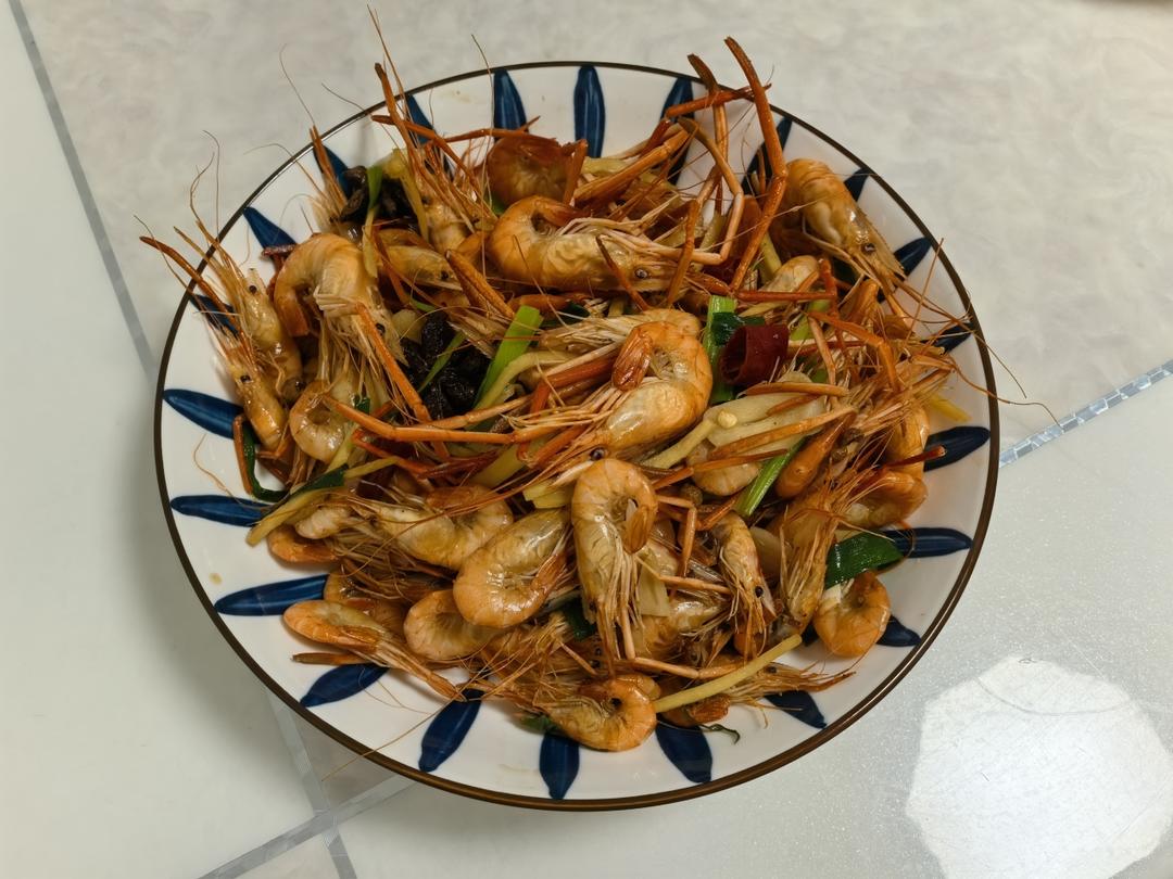 葱姜蒜爆炒小河虾