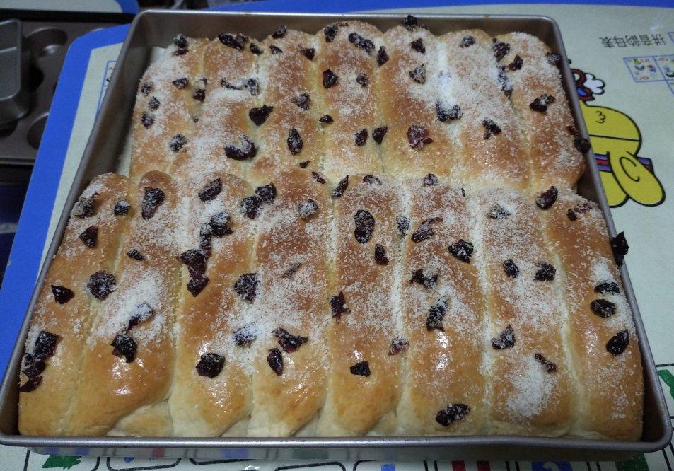 松软拉丝的面包机版蔓越莓雪山排包