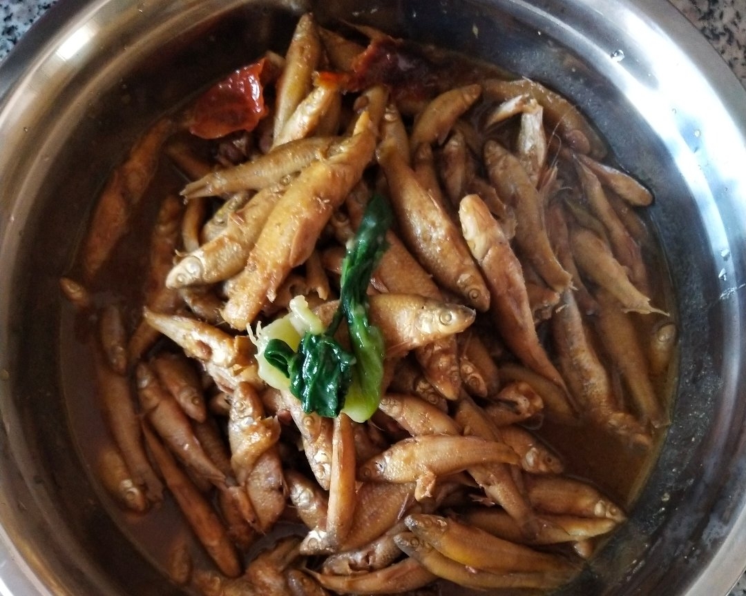 东北酱炖小麦穗鱼的做法