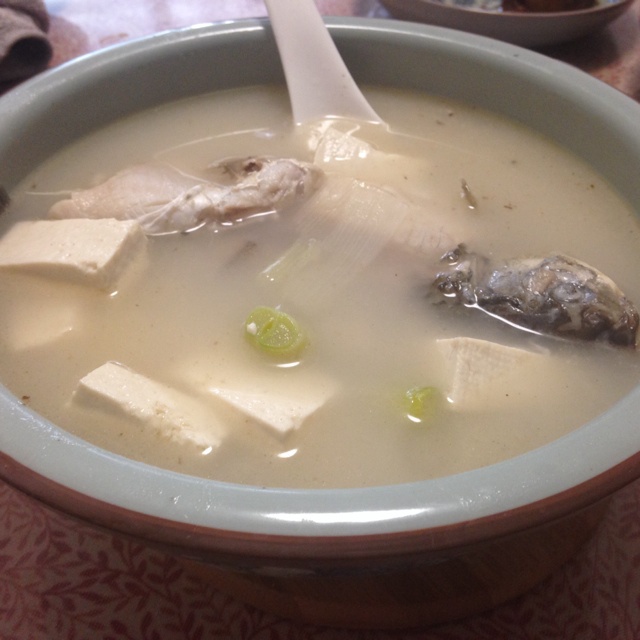 鲫鱼豆腐汤
