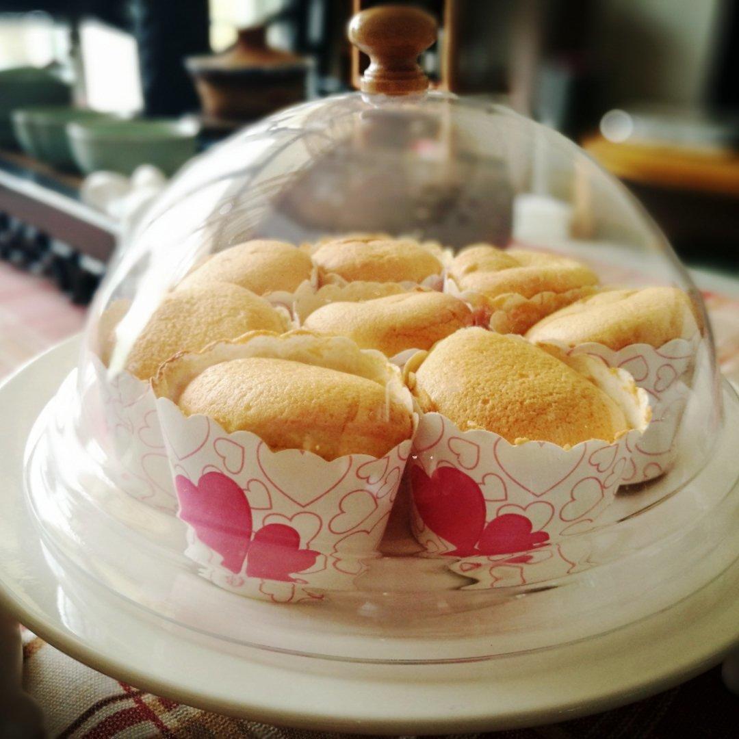 软绵绵戚风纸杯蛋糕