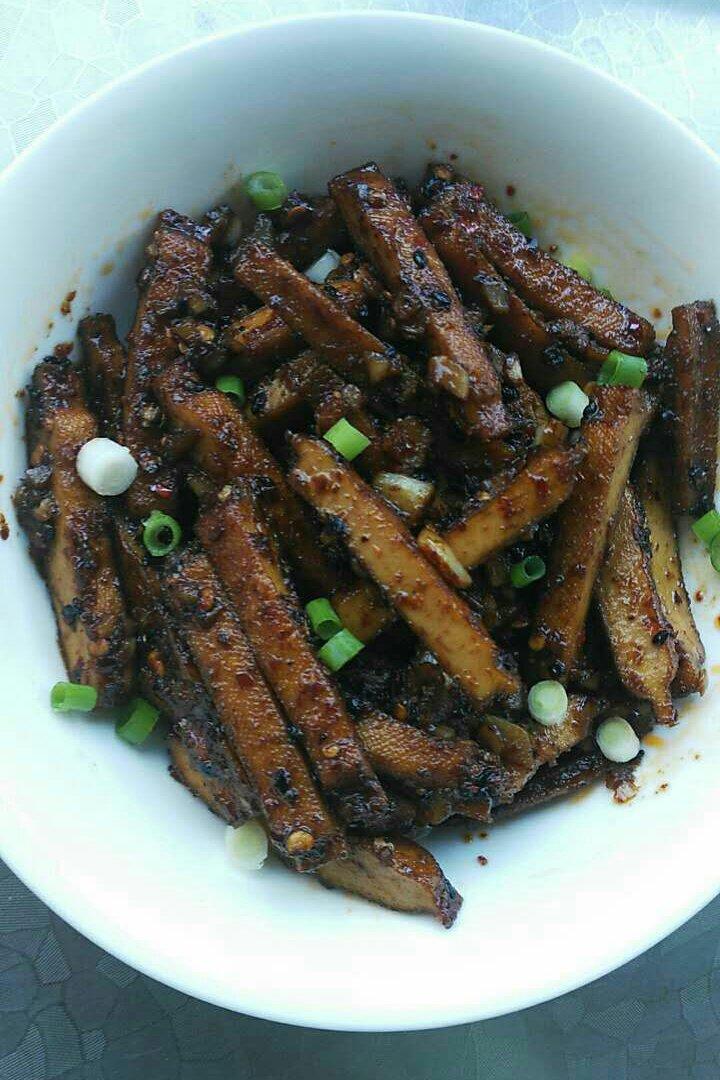 零嘴麻辣香干