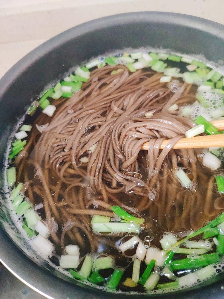 葱花荞麦汤面 降三高