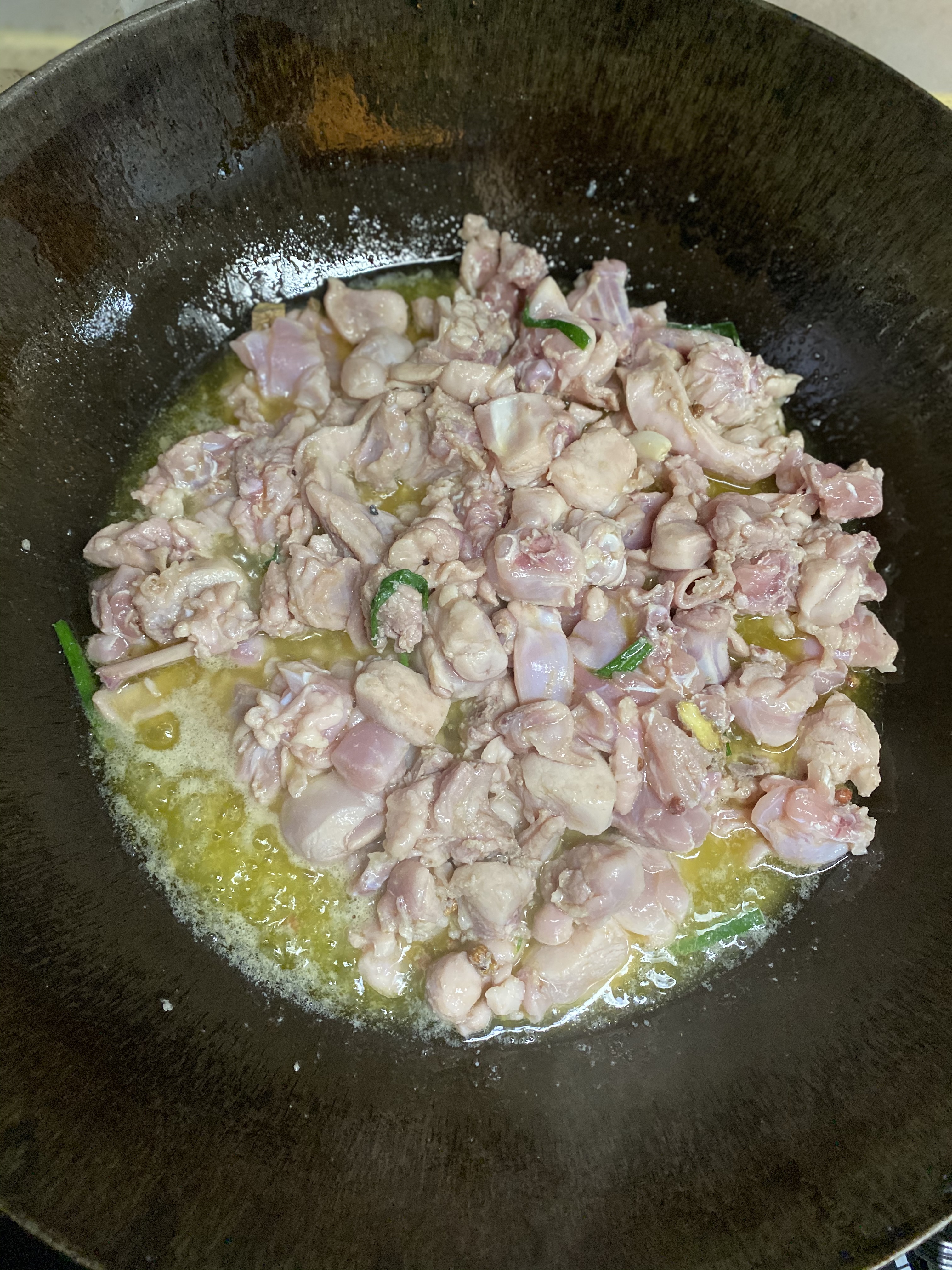 子姜尖椒水煮兔的做法 步骤1