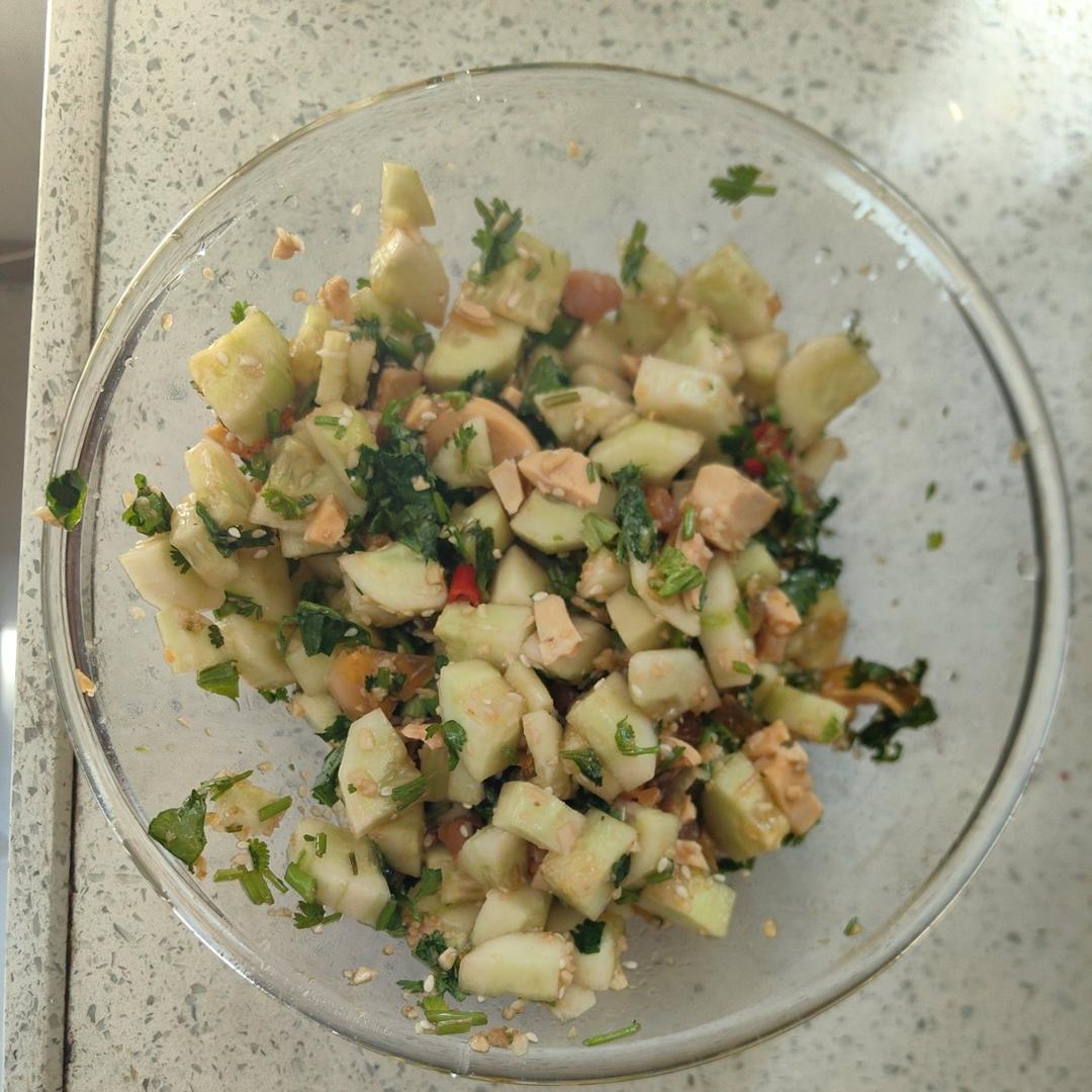 夏日开胃小凉菜“皮蛋拌黄瓜🥒”开胃减脂