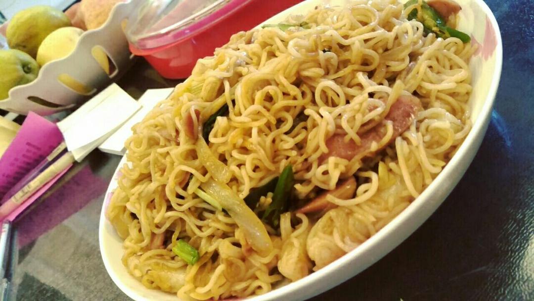 路边摊风味炒方便面