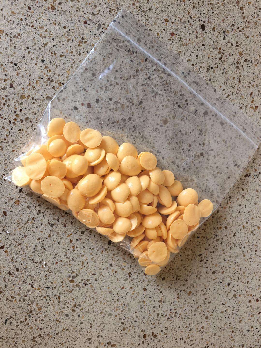入口即化的无添加蛋黄溶豆