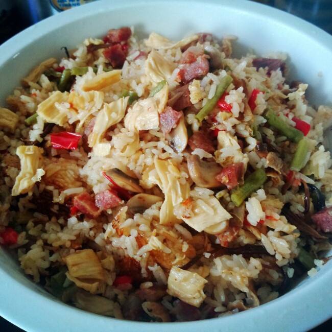 电饭锅版香菇腊肠饭