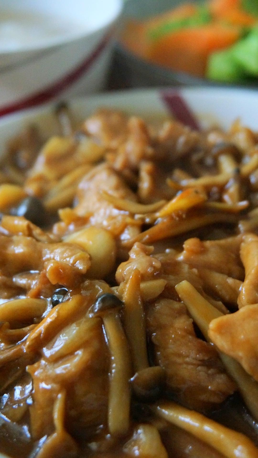 鲜菇焖梅肉 没啥缺点就是费饭得很