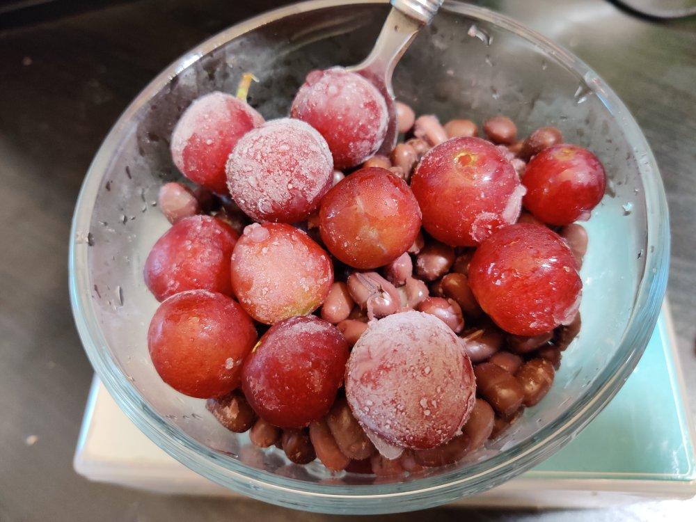 颗颗饱满，粒粒分明，口感软糯，蜜红豆