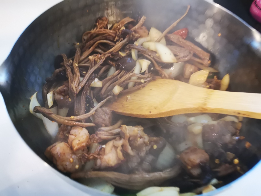 干锅茶树菇的做法 步骤6