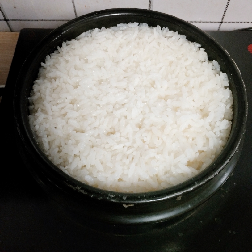 简单好作的砂锅米饭的做法