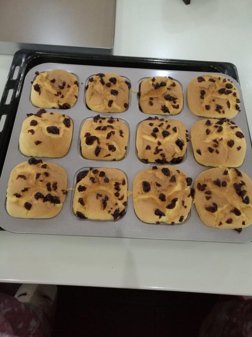 蔓越莓纸杯戚风小蛋糕