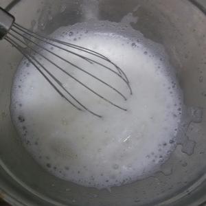 蒸蛋糕(6寸2蛋戚风)（普通面粉 不需要苏打或泡打粉）的做法 步骤2