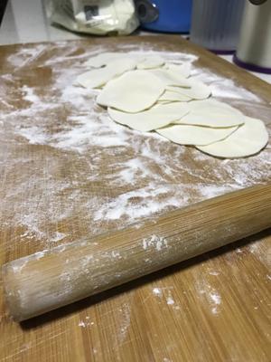 家庭纯手工羊肉胡萝卜饺子➕自制腊八蒜的做法 步骤10