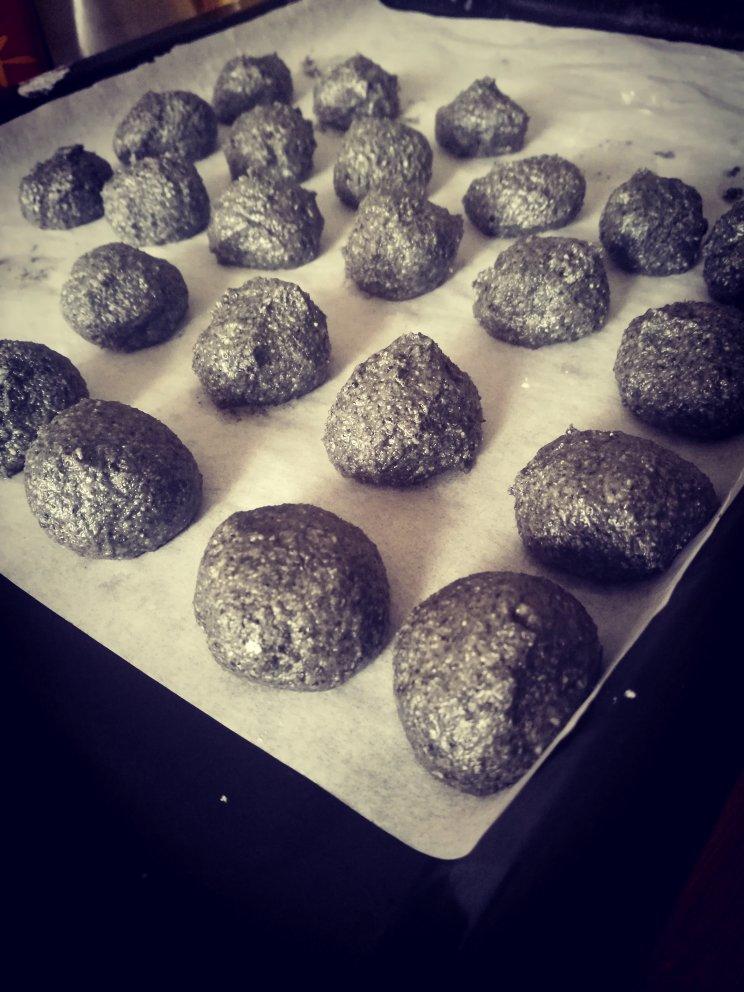 花生黑芝麻汤圆