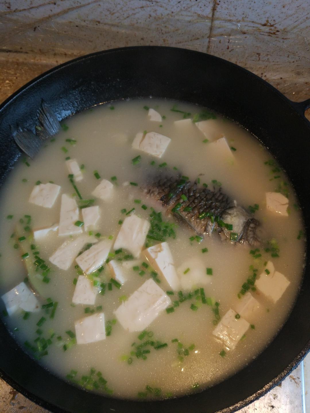 鲫鱼豆腐汤