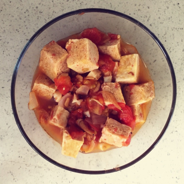 果汁给你喝做的西红柿烧冻豆腐