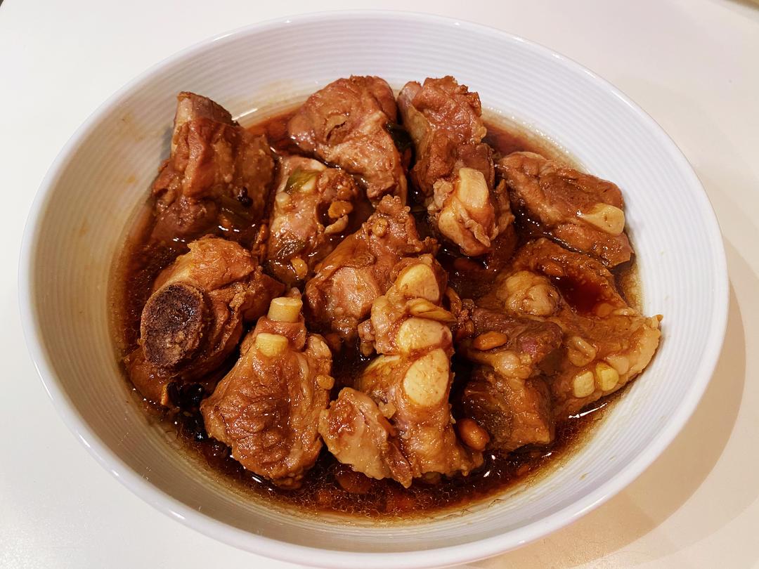 馋人浓郁的酱香排骨的做法