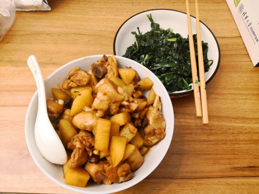 土豆炖鸡块
