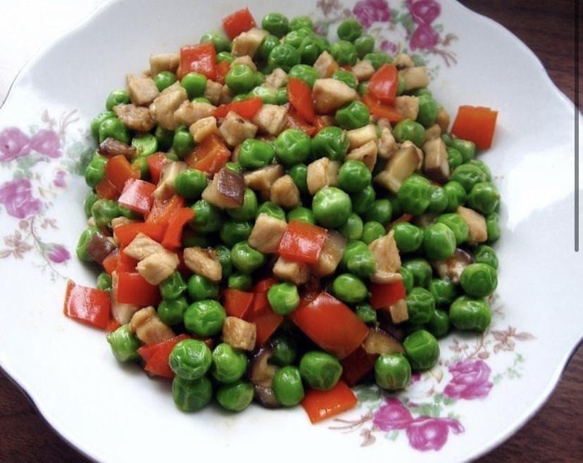 青豆香菇炒鸡蛋的做法
