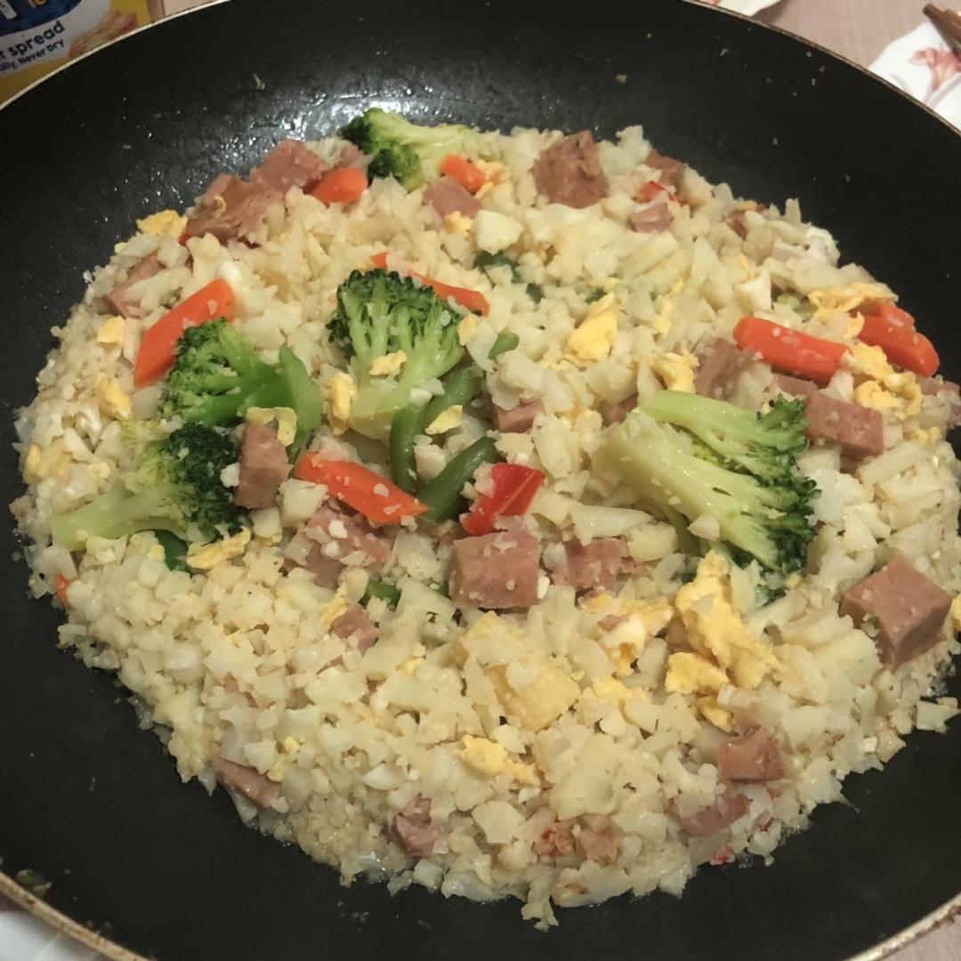 比真米好吃的生酮低碳低卡花椰菜饭