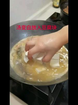 黄骨鱼虾仁豆腐汤的做法 步骤7