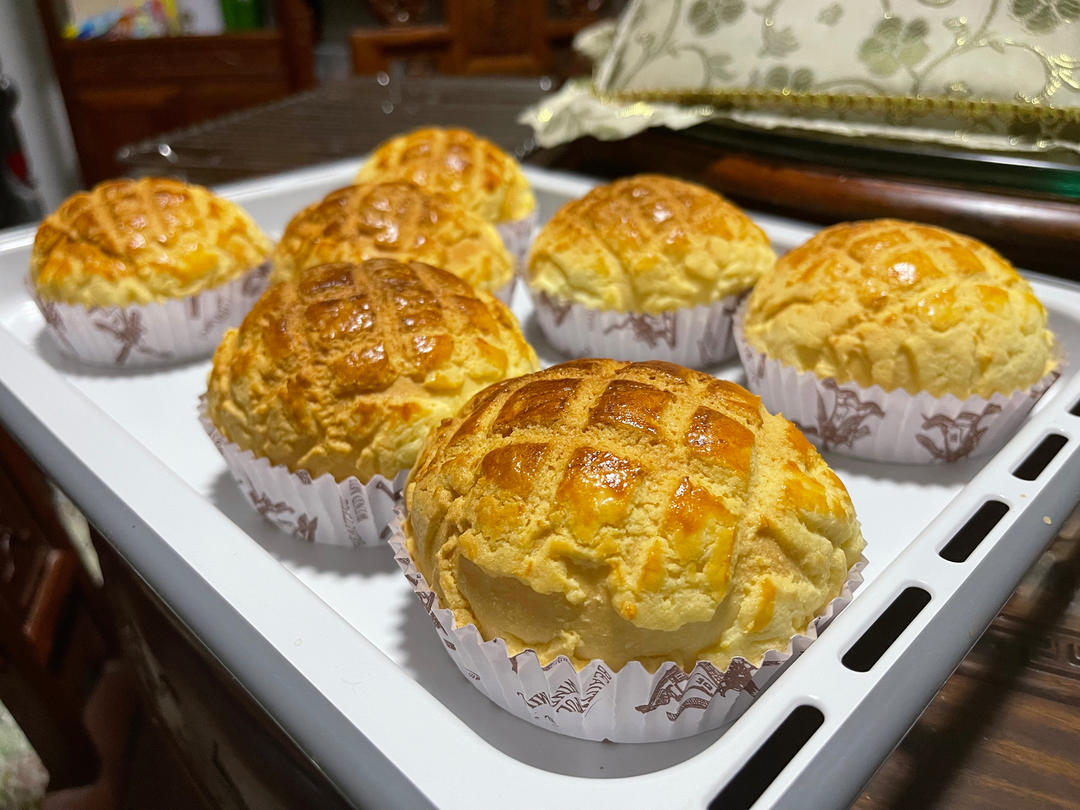 好吃到炸裂的港式菠萝包（附带制作酥皮的小视频）