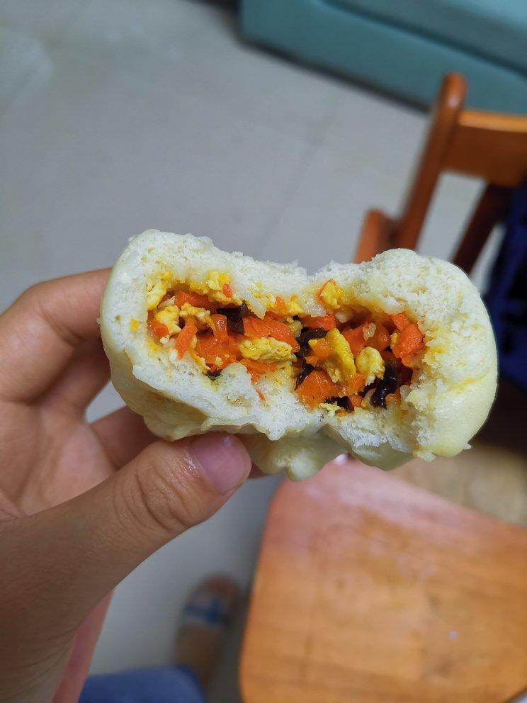 胡萝卜木耳鸡蛋素包子